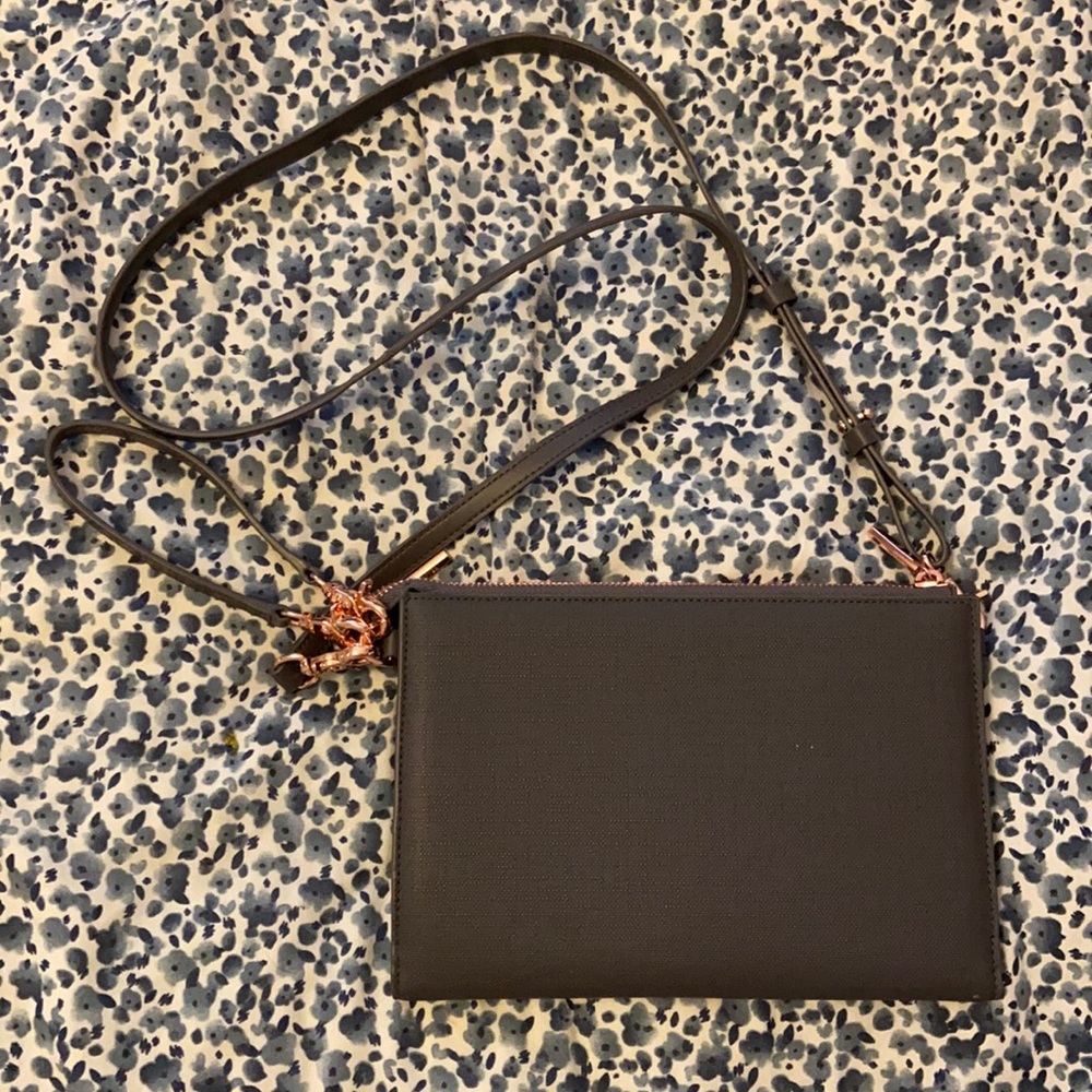 Like new Dagne Dover Essentials Clutch Wallet